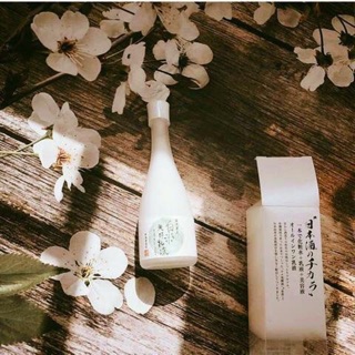 Nước thần SAKE LOTION HAKUMAI HAKKOU