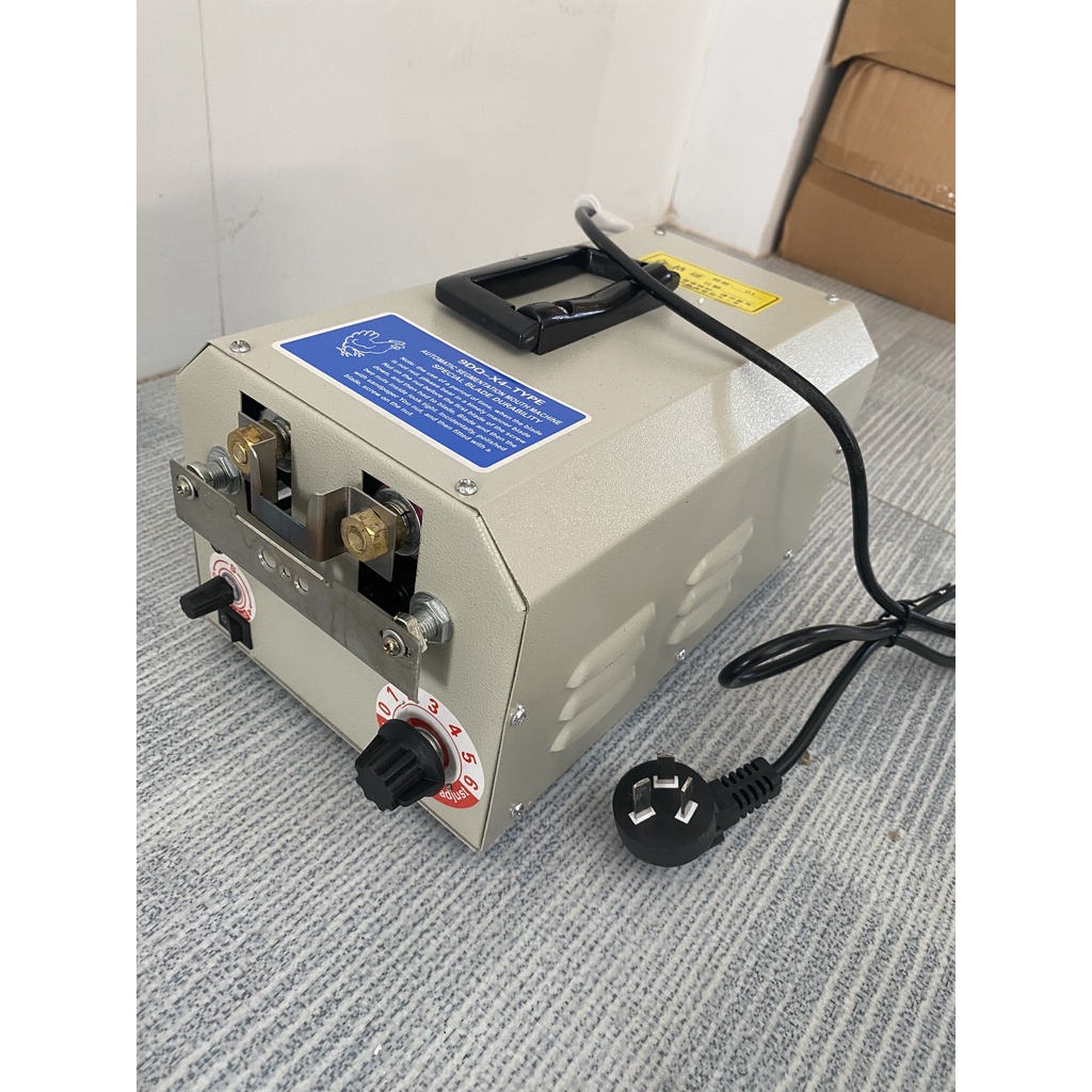 Máy cắt mỏ gà vịt