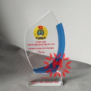 Quà lưu niệm kỷ niệm chương pha lê sen xanh chiều cao 18,5 cm làm quà lưu niệm để bàn