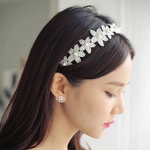 Khuyên tai hình hoa cúc đính đá phong cách Hàn Quốc thanh lịch dành cho nữ