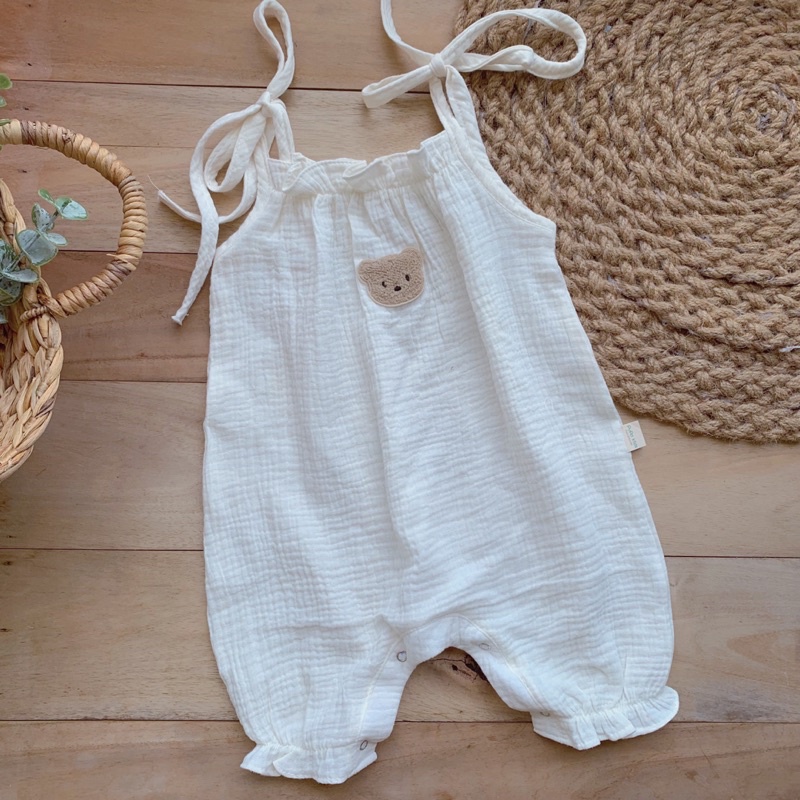 Romper gấu thêu xô muslin cột dây- Body đùi xô muslin cột dây cho bé