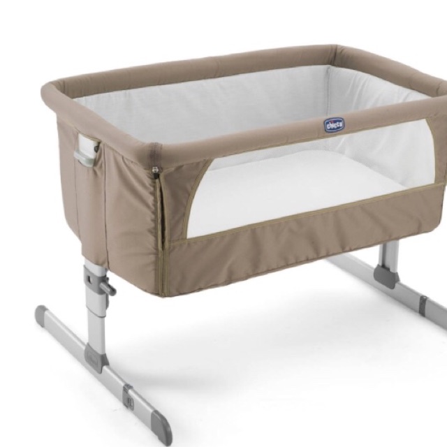 Cũi kề giường Chicco Next2me màu be 114688