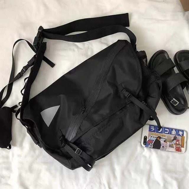 Túi đeo chéo chống thấm nước phản quang unisex (có sẵn, hình thật)