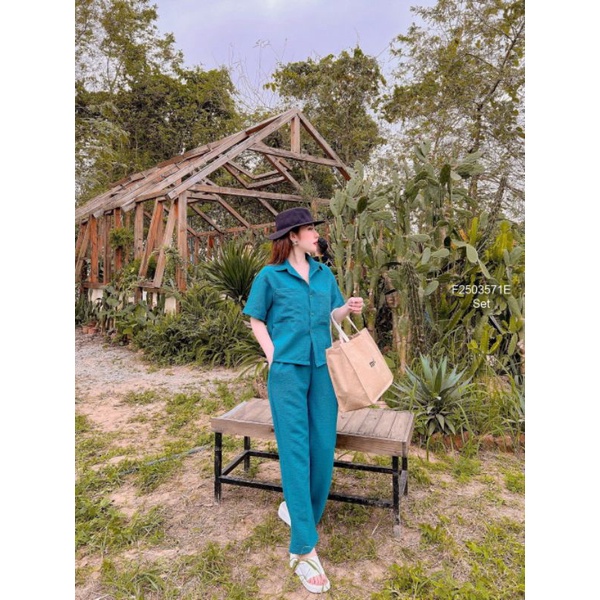 Set áo sơ mi xốp tay ngắn quần dài suông 2503