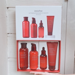 Set 4 món dưỡng trắng da, chống lão hoá chiết xuất từ lựu đỏ Innisfree Jeju Pomegrante Revitalizing Skin Care Set (full)
