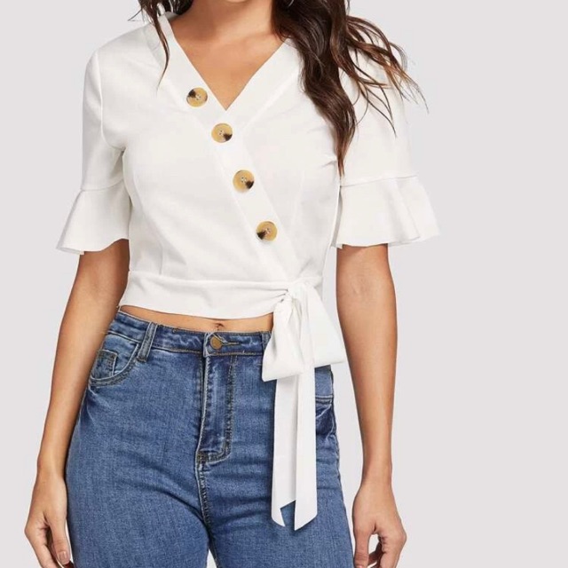 ÁO CROPTOP TAY LỠ THẮT NƠ NÚT CHÉO