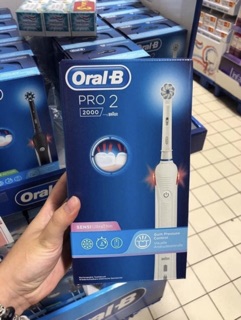 BÀN CHẢI ĐIỆN ORAL-B PRO 2 2000