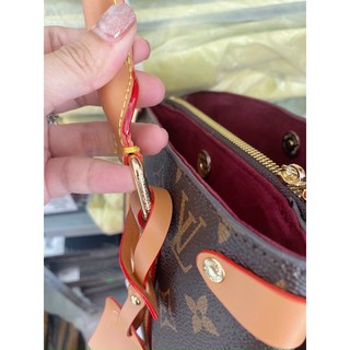 túi xách công sở size 25cm fullbox ạ