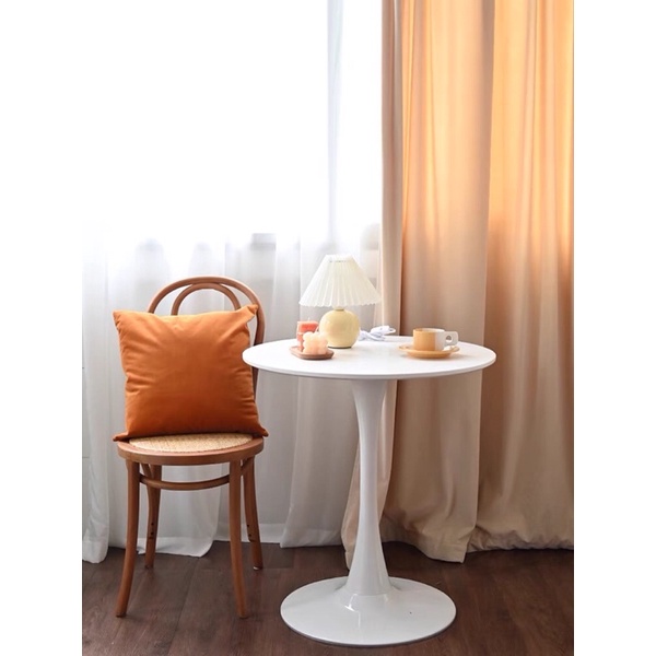 Bàn trà Tulip trắng phong cách Hàn Quốc đơn giản