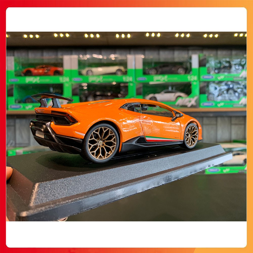 Mô Hình xe Lamborghini Huracan Performante tỉ lệ 1:24 Bburago