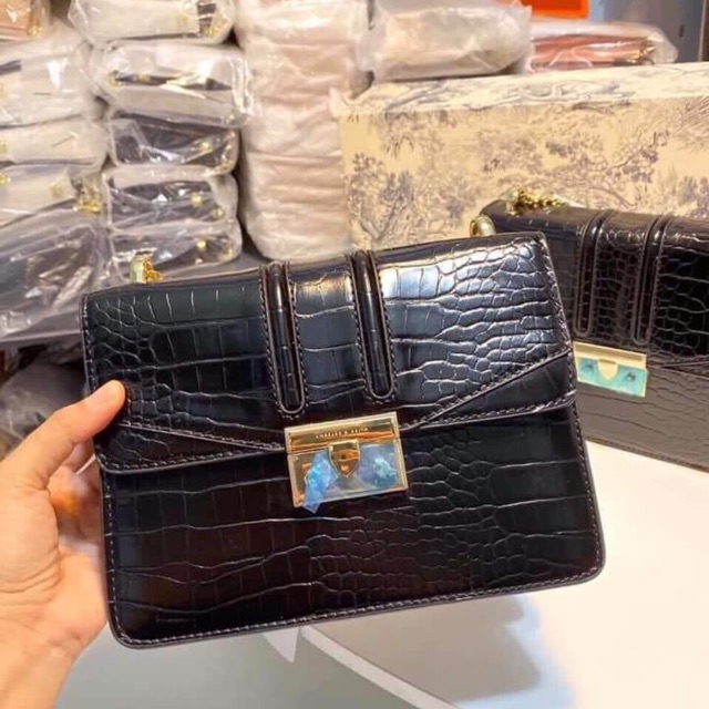 C.K quỳnh búp bê