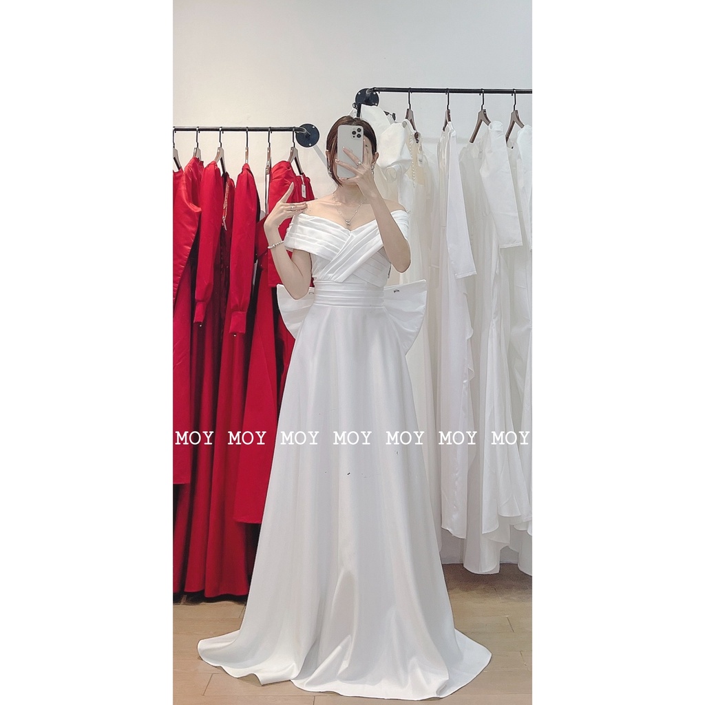Váy bệt vai phi xếp ly eo nơ dài đan lưng - Váy cưới thiết kế