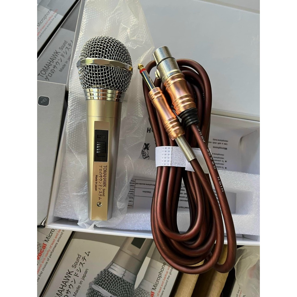 Micro Karaoke Có Dây Tomahawk cao cấp thu âm nhạy, trong tiếng Mic cho dàn karaoke, loa kéo
