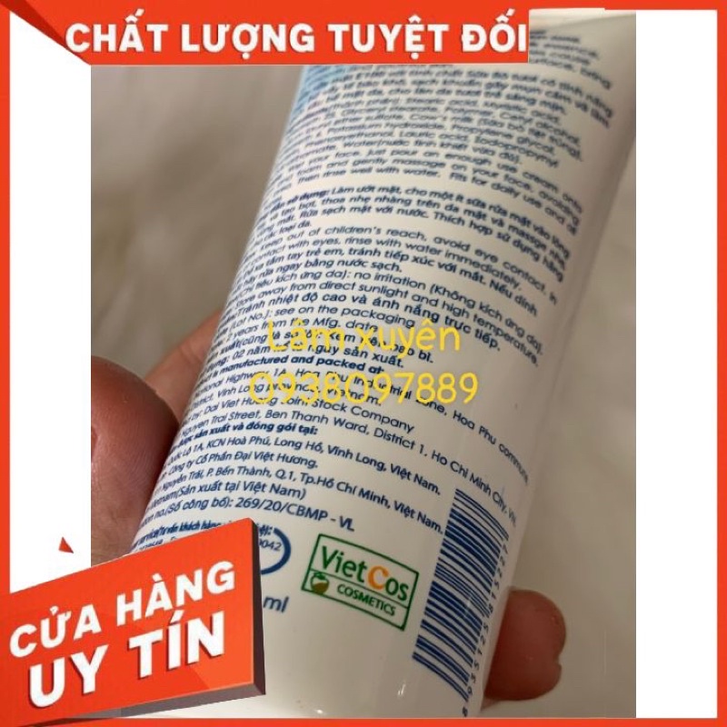 Sữa rửa mặt E100 THORAKAO 120g   cung cấp tinh chất sữa bò tươi làm trắng da, mịn da, có hạt massage nhẹ 🌸🌸🌸