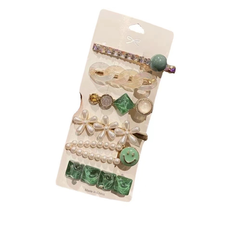 2021 bộ hoa ngọc trai kẹp bên cô gái sao biển ngọt ngào