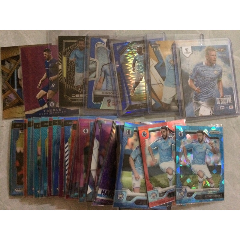 Thẻ chữ kí cầu thủ