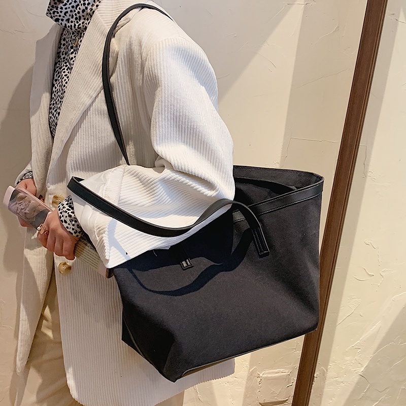 D61 Túi xách quai đeo bản to kiểu dáng thời trang