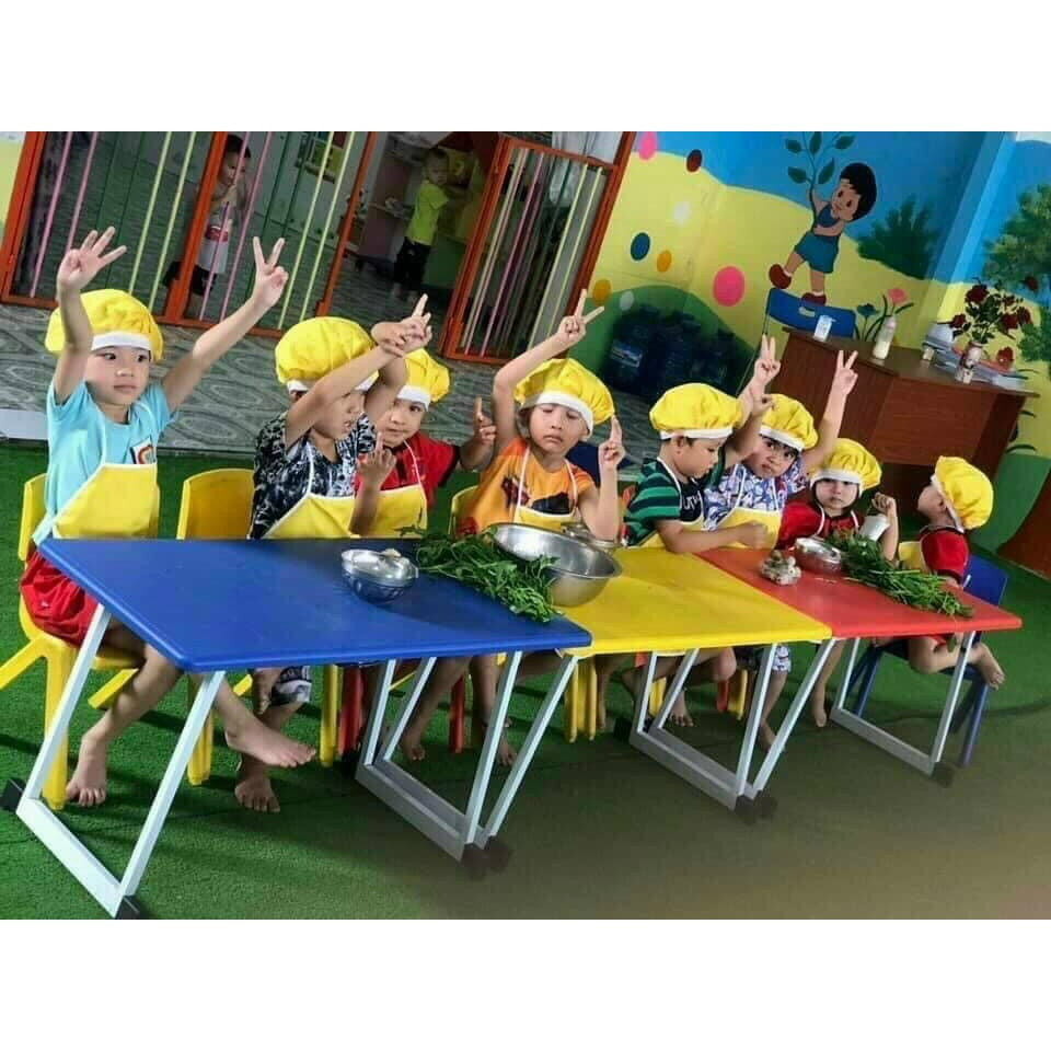 Tạp dề và mũ cho bé có 7 màu chất liệu 2 lớp kèm mũ