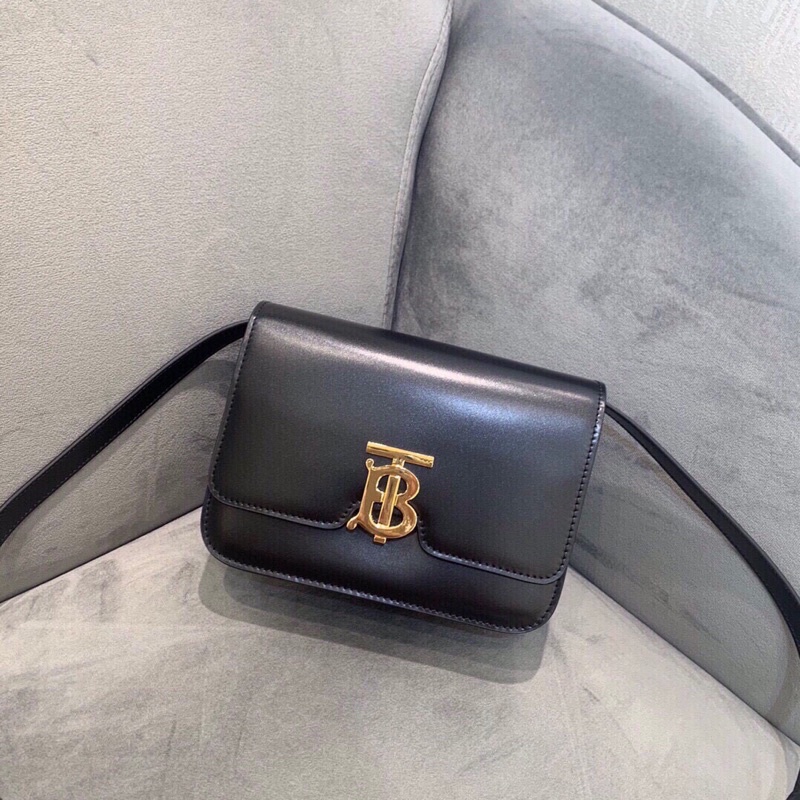 Túi xách BURBERRY size 21cm da bóng cực xinh, fullbox.