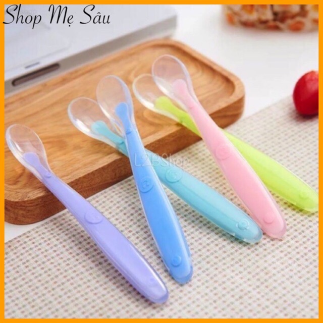 Thìa ăn dặm silicon cho bé