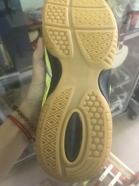 Giày bóng bàn bướm