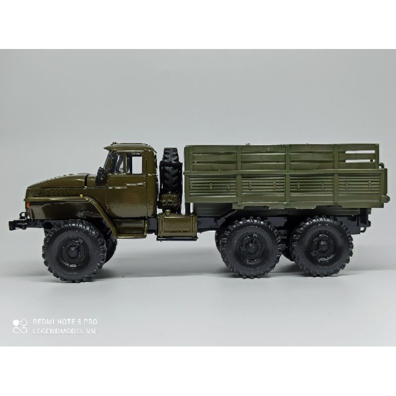 Mô hình xe Nga Ural 4320