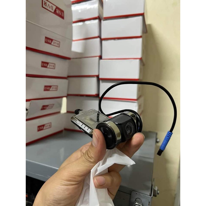 CAMERA HÀNH TRÌNH W6 Tích hợp màn hình android
