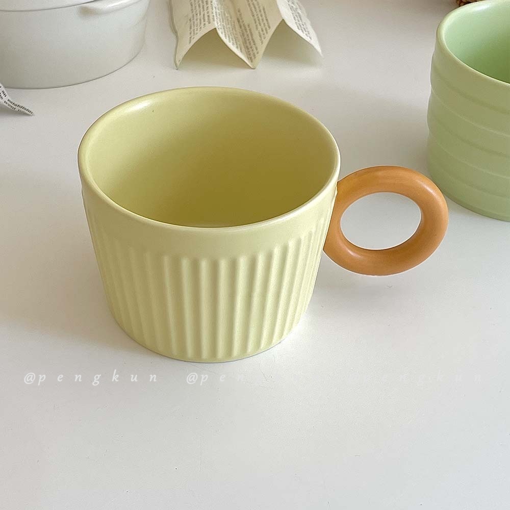 Cốc Sứ Hình Bánh Donut Màu Sắc Tương Phản Phong Cách Bắc Âu 260ml