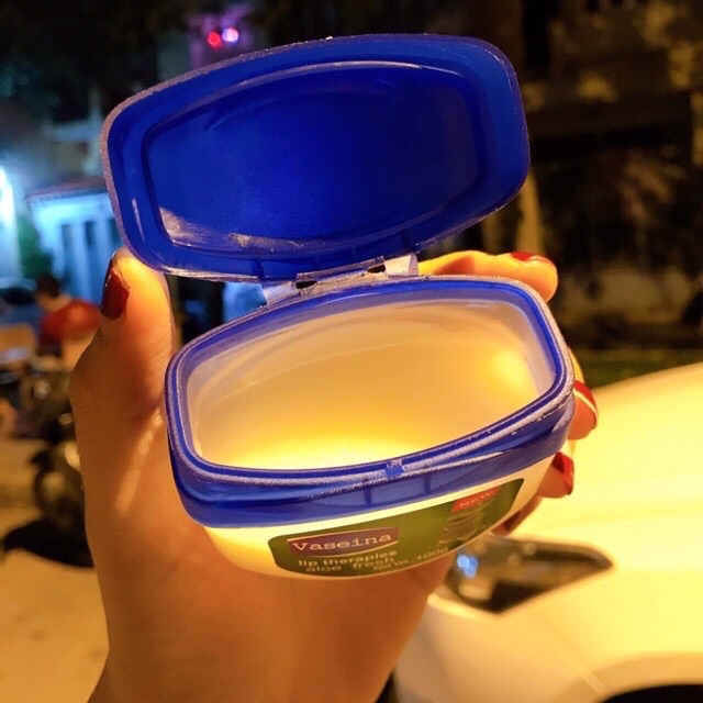 Dưỡng Môi Vaseina Nha Đam 100%