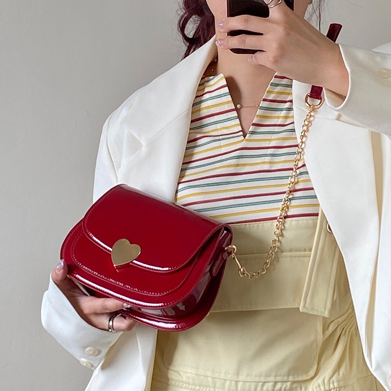 Túi Đeo Chéo Da Bóng Phối Dây Xích Thời Trang Xinh Xắn Dành Cho Nữ