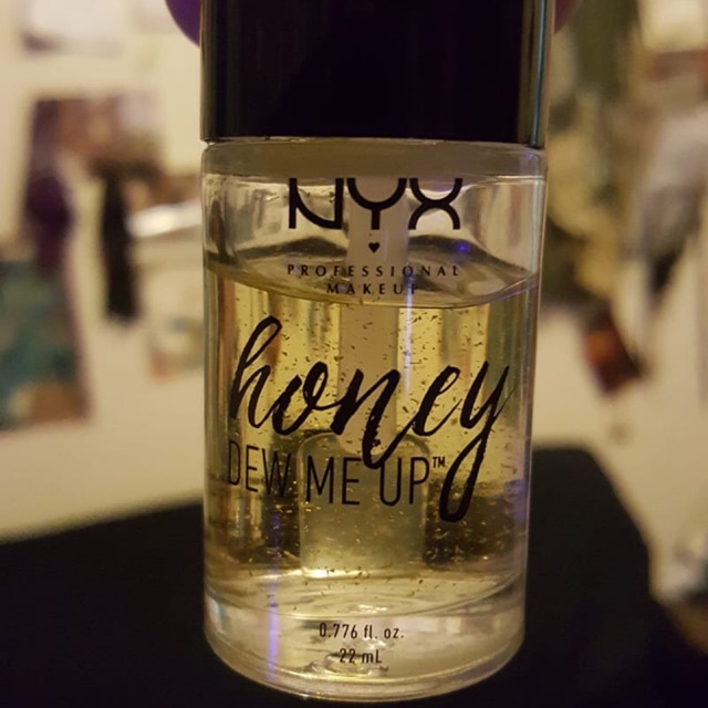 Kem lót dưỡng da tinh chất vàng Nyx Honet Dew Me Up Primer