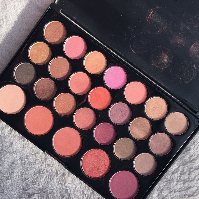 Bảng 26 ô phấn mắt và má Blush Neutrals 26 Color Eyeshadow &amp; Blush Palette