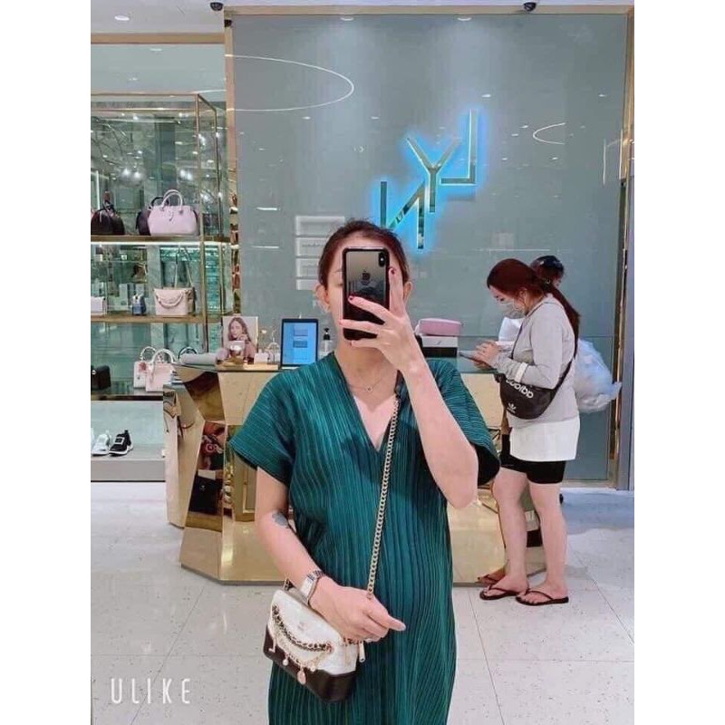 ĐẦM XẾP LY CỔ CHỮ V Thái Lan