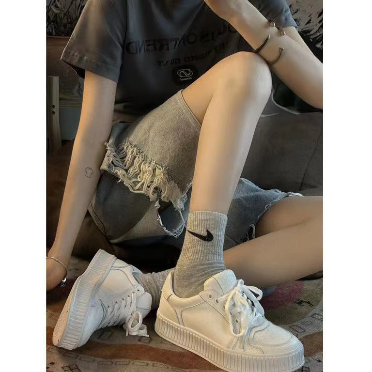 Quần Short denim Rách Dáng Rộng Phối Túi Nhỏ Thời Trang Xuân Hè Cho Nữ