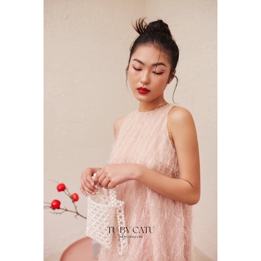 TUBYCATU | Đầm sát nách lông kem/ trắng/ hồng/ đen/ đỏ bling | BigBuy360 - bigbuy360.vn