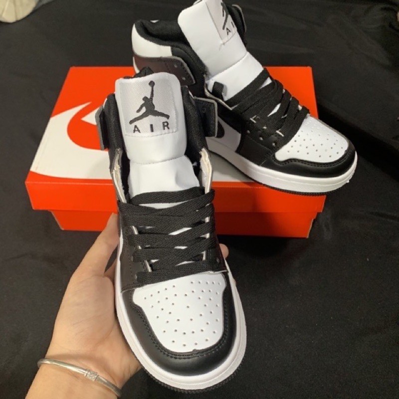 [Mã FAGREEN245 giảm 10% tối đa 30k đơn từ 99k] (Fullbox +móc khoá) Giầy Jordan 1 đen trắng cao cổ chất đẹp | BigBuy360 - bigbuy360.vn