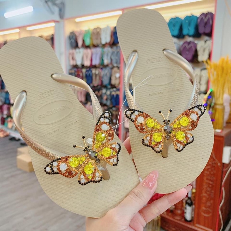 dép HVN Gold nhạt mix charm ngọc nữ vàng