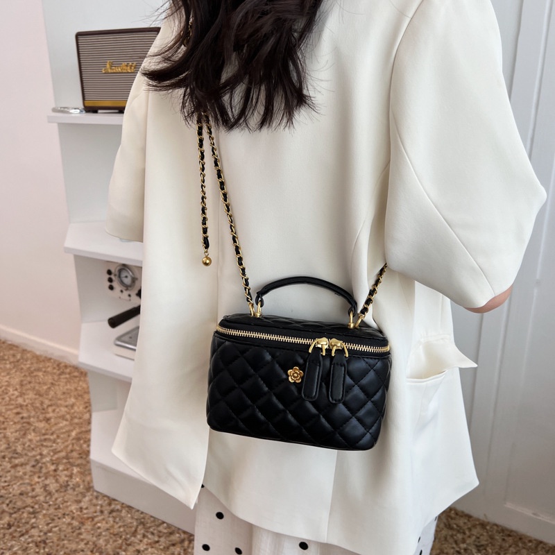 Túi Đeo Chéo Dây Xích Thời Trang Hè Hàng Mới Chất Lượng Cao 2022 Dành Cho Bạn Nữ