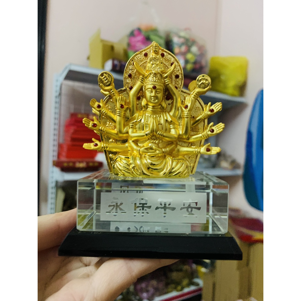 Tượng Phật Nghìn Mắt Nghìn Tay để ô tô