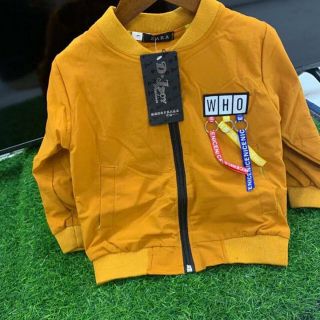 Áo khoác kaki pampers phong cách.