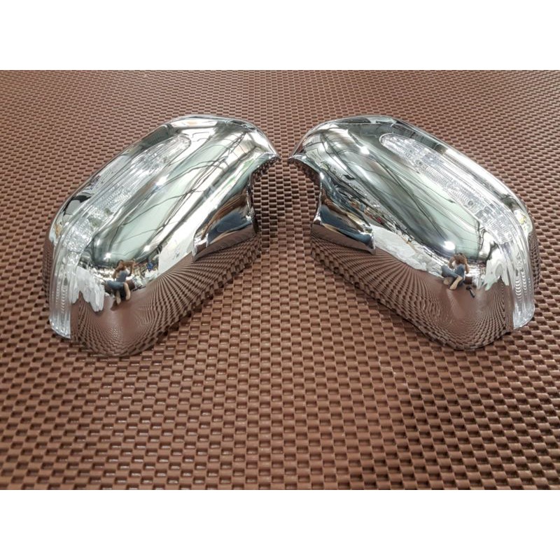 Bộ Ốp gương có đèn LED xe Innova 2006 2007 2008 2010 2011 -2013 inova