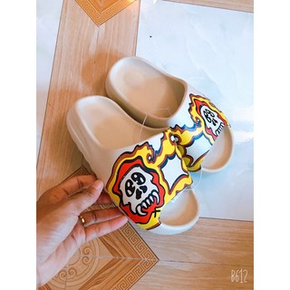 Dép siêu phẩm có ảnh thật