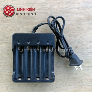 Bộ sạc pin 18650 4 viên