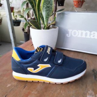 Giày thể thao hiệu Joma