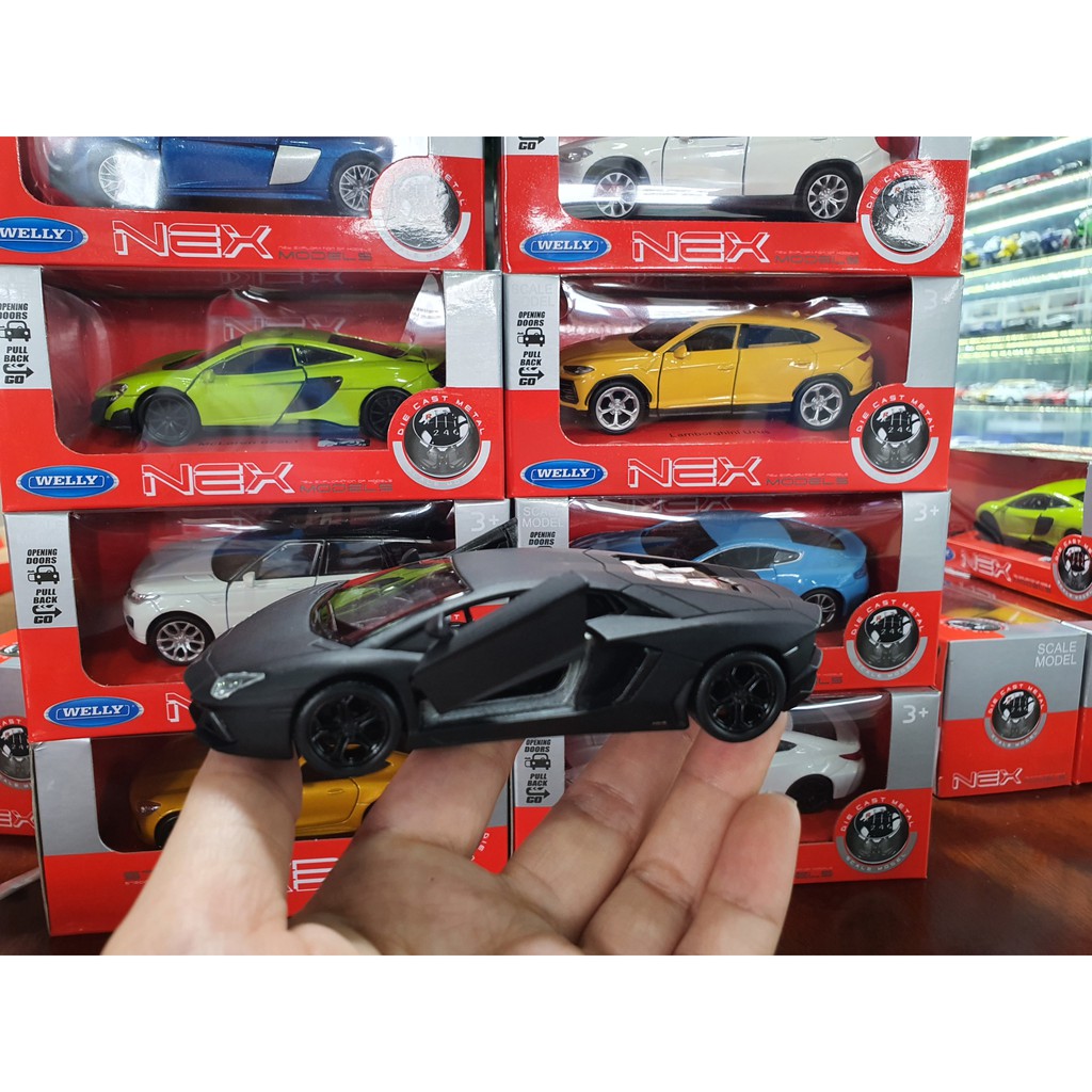 Xe Mô Hình Lamborghini Aventador Coupe LP700-4 1:34 Welly ( Đen )