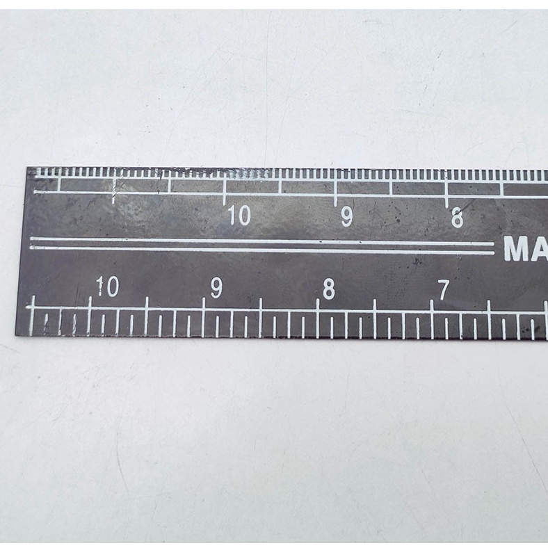 Thước kẻ vuông đen hệ inch và hệ mét 20x30 cm