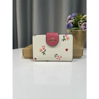 Ví ngắn  Medium Corner Zip