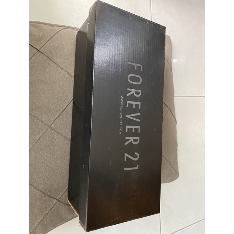 Giầy đế bằng hiệu Forever 21