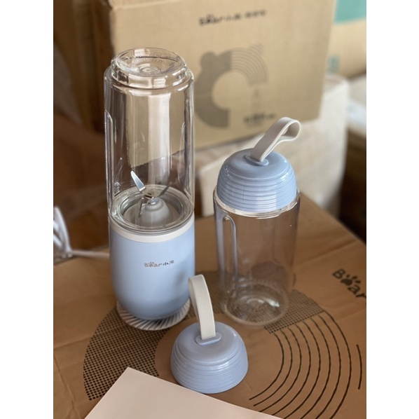 Máy xay sinh tố cầm tay Bear LLJ-D04B1 thiết kế nhỏ gọn ,siêu khoẻ