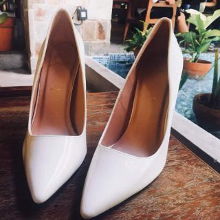 Cao gót CALLA đế đỏ màu trắng